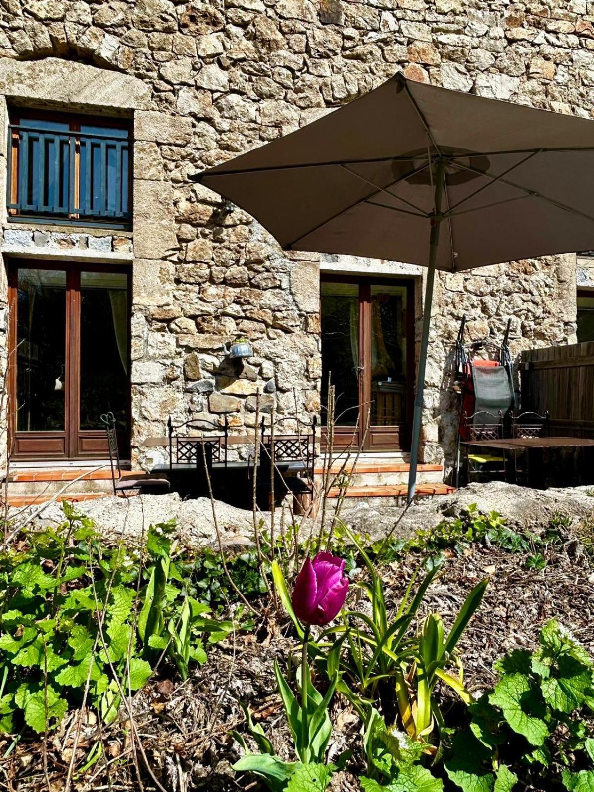 Rives De Bourges Apartamento Burzet Exterior foto
