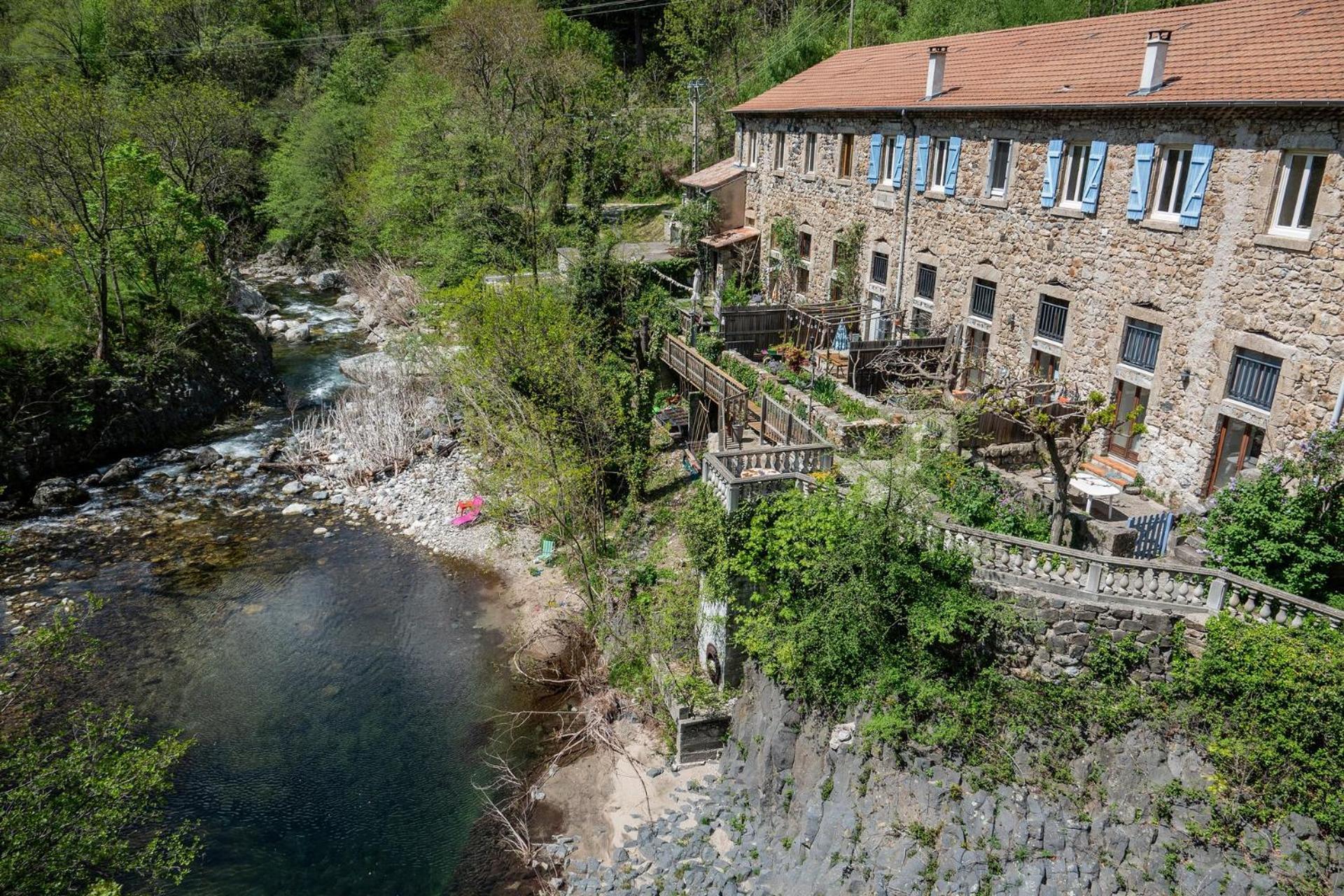 Rives De Bourges Apartamento Burzet Exterior foto