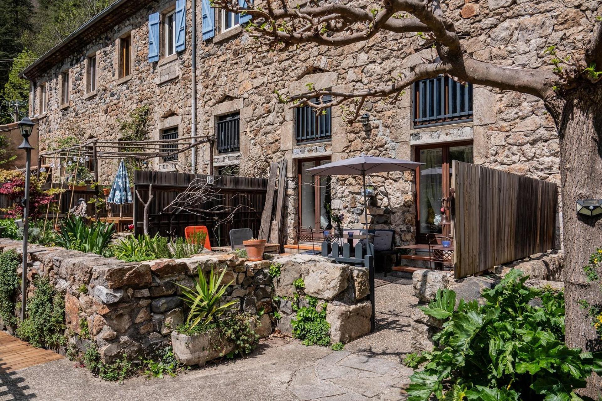 Rives De Bourges Apartamento Burzet Exterior foto